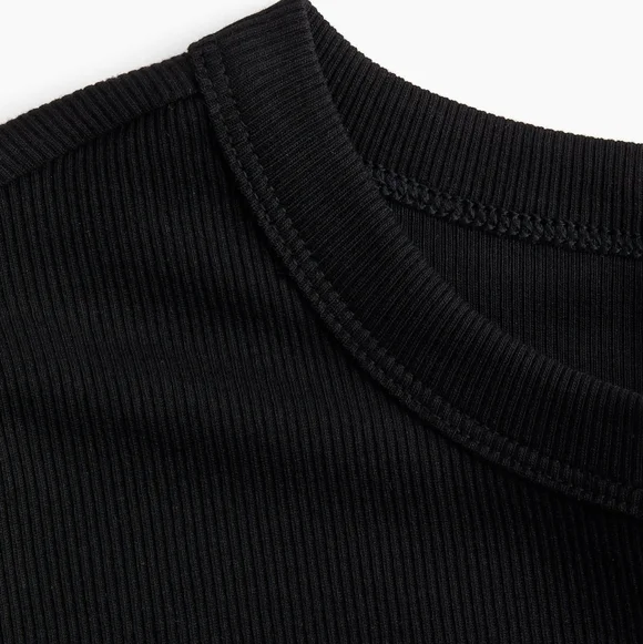 H&M Divided Black Long Sleeve T-Shirt - Size S - Essential Basic - Picture 6 of 14